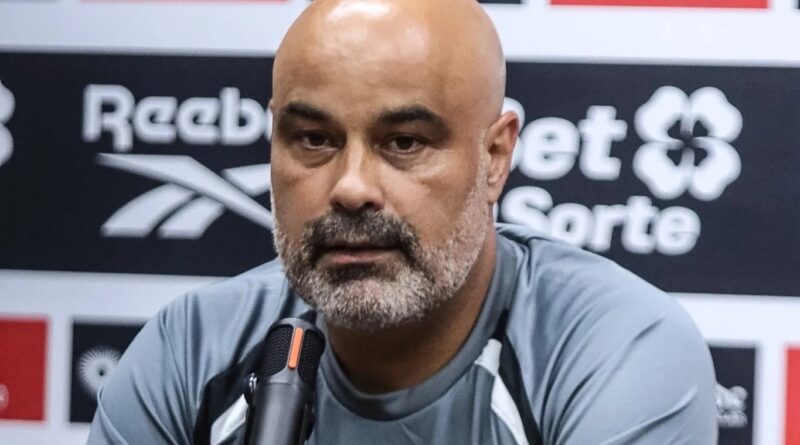 Cristian de Souza, treinador do Santa Cruz