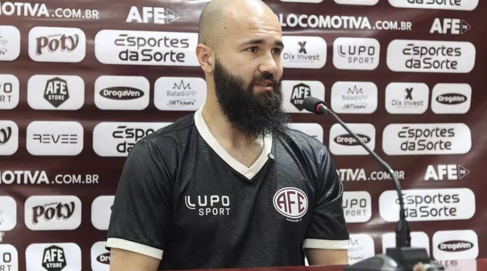 Fábio Rampi, goleiro-artilheiro, reforço da Ferroviária