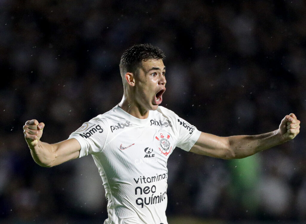 Lista das maiores venda da história do Corinthians tem o volante Gabriel Moscardo, Vampeta, Paulinho e mais