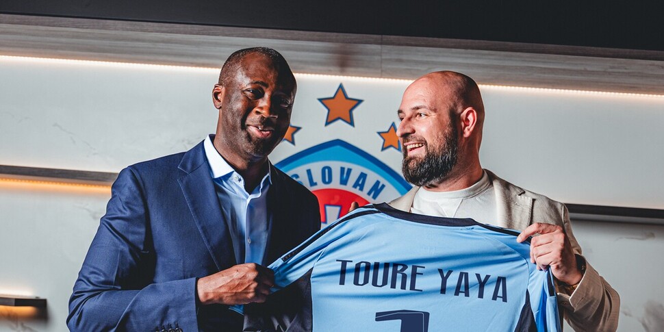 Yaya Touré é o treinador do Slovan Bratislava na Champions League 2026/27