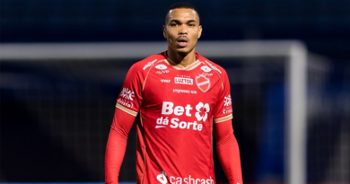 Jonathan Costa, zagueiro do Vila Nova na Série B 2026