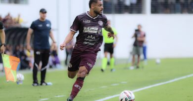 Juninho, atacante da Ferroviária