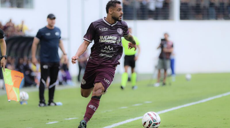 Juninho, atacante da Ferroviária