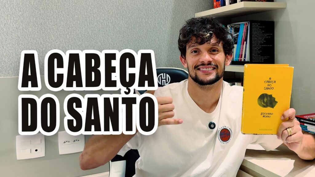 Gustavo Scarpa e os livros: meia compartilha suas leituras e resenhas no YouTube (Foto: Reprodução)