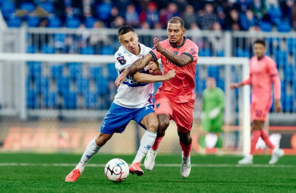 Lateral-direito Igor Silva, em campo pelo FC Rodina, da Rússia