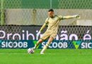 Goleiro Bruno Brígido em campo pelo América-MG na Série B