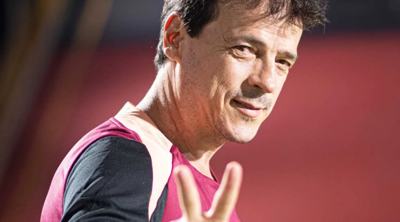Sabia dessa? Quando jogava no Palmeiras, Fernando Diniz foi mesário nas eleições – veja em quem ele votou Fernando Diniz foi mesário nas eleições de 1996 — e votou em Luiza Erundina