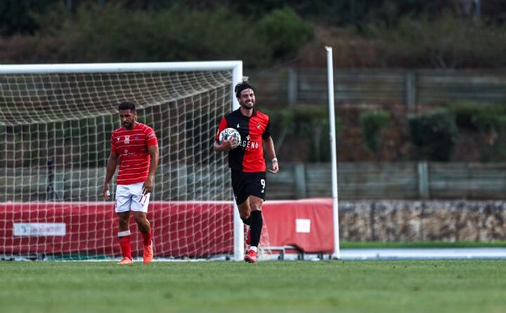 Victor Nicolatti, atacante do Olhanense