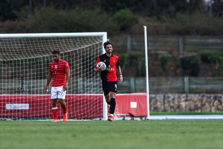 Victor Nicolatti, atacante do Olhanense
